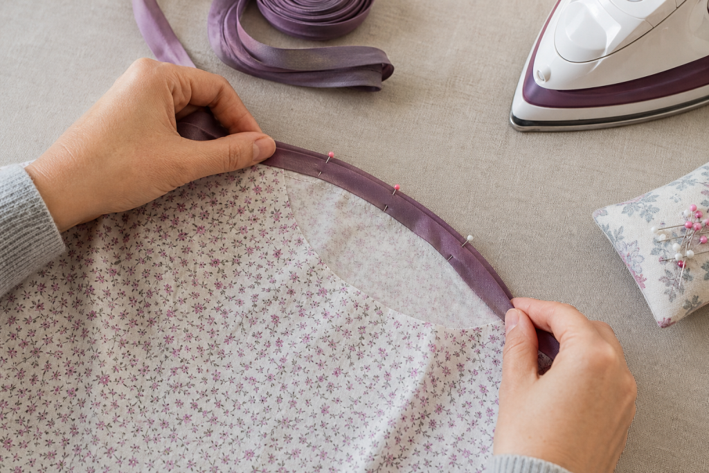 como-hacer-y-coser-un-bies-guia-para-escotes-sisas-y-bordes-interior-1788745932-1024x683 Cómo hacer y coser un bies: guía para escotes, sisas y bordes